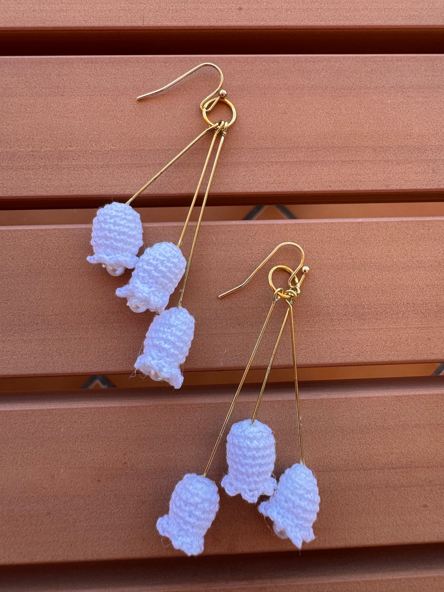 White rosé earrings